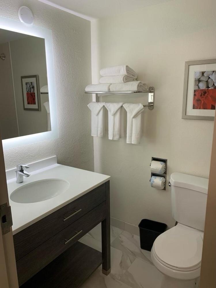 King Room - Mobility Access/Non-Smoking